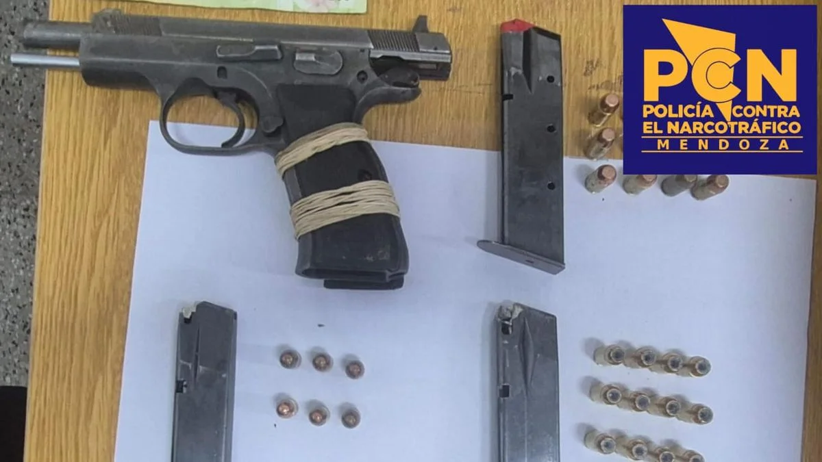 Un arma de fuego y cocaína: allanaron un domicilio de Luján de Cuyo, un hombre quedó detenido
