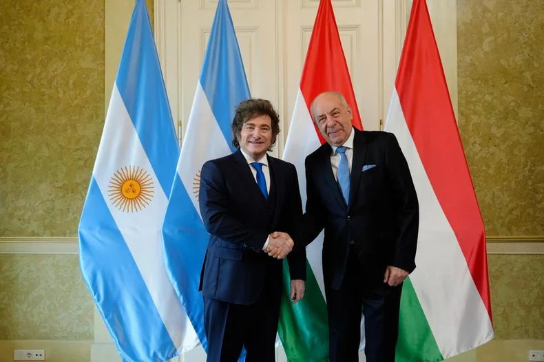 Javier Milei junto al el primer ministro de Hungr&iacute;a, Viktor Orb&aacute;n.