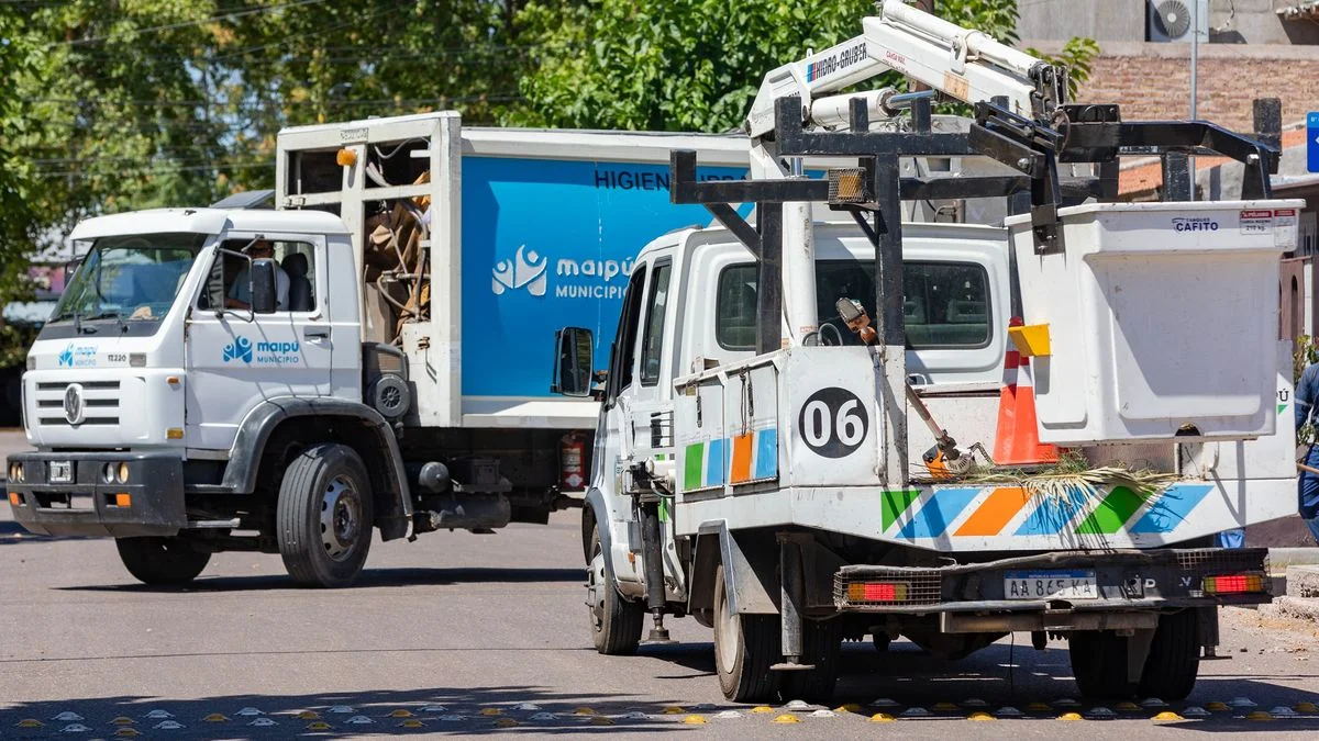 Días después del anunciar compra de vehículos, Maipú mostró los operativos de limpieza