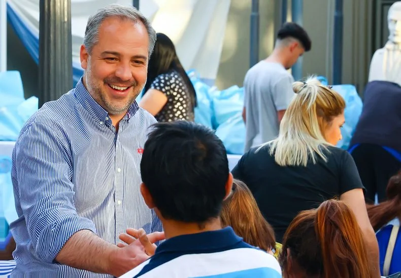 Matías Stevanato, intendente del municipio de Maipú, sale a cazar ingresos. 