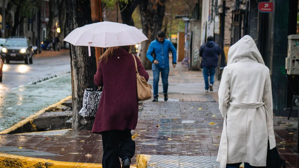 ¿Cómo estará el tiempo en Mendoza? Doble alerta meteorológica y qué departamentos se verán afectados