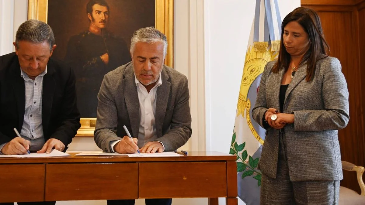 El Gobierno de Mendoza y Malargüe firmaron un convenio clave para avanzar en el proyecto eléctrico Nodo M+