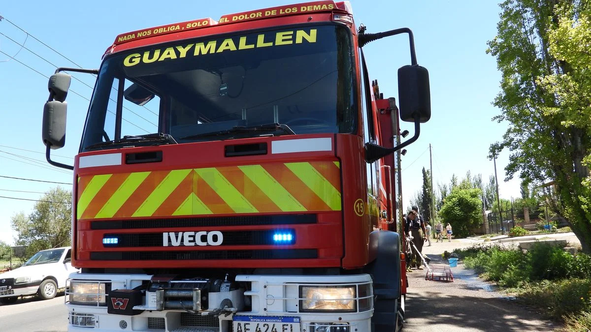 Un voraz incendio arrasó un departamento en Guaymallén: no hay heridos