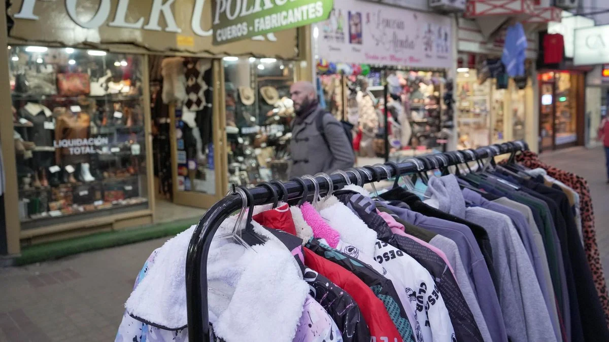 Más del 85% de los comercios abrirá durante el feriado del 10 de octubre
