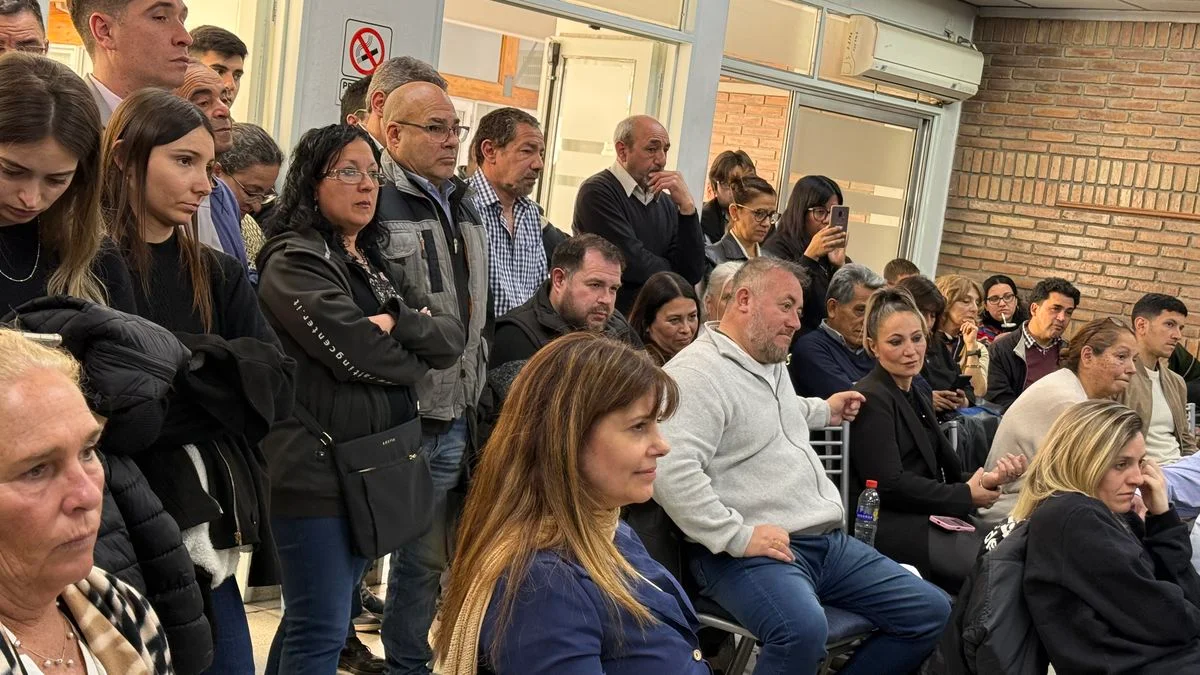 El oficialismo acelera con la reforma al Estatuto del Empleado Público: fuertes rechazos opositores