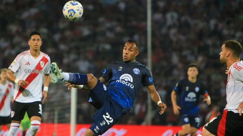 River e Independiente Rivadavia buscan un lugar en la final.