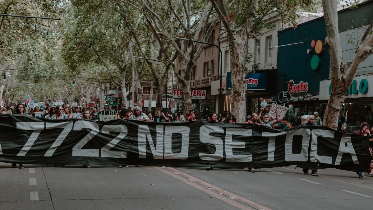 Se cocina un contra carrusel de la Vendimia por el ajuste de Milei y Cornejo: quiénes participarán