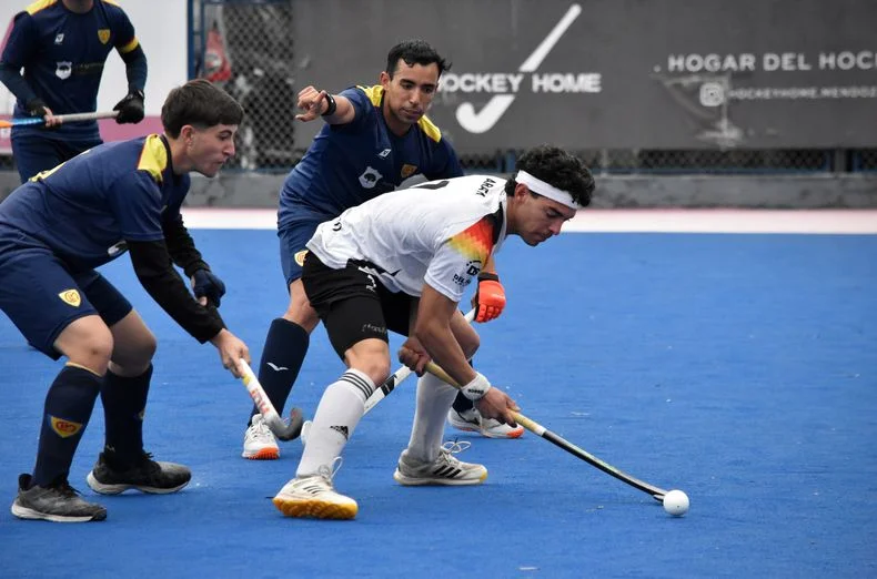 Alemán y Vistalba lideran en el hockey sobre césped masculino.