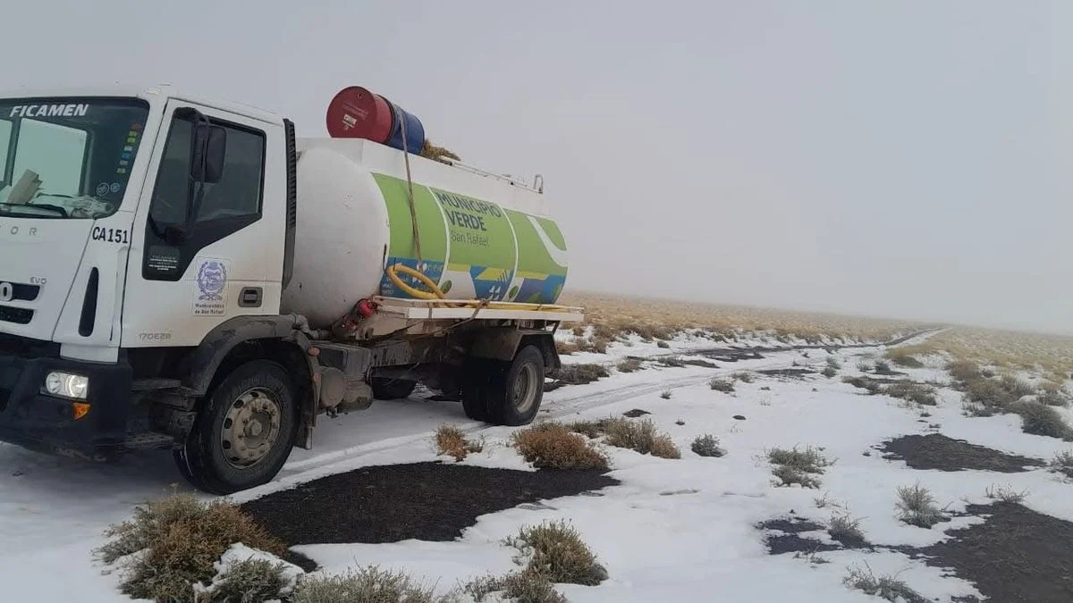San Rafael afectado por las lluvias y nieve: suspensión de actividades y caminos cortados