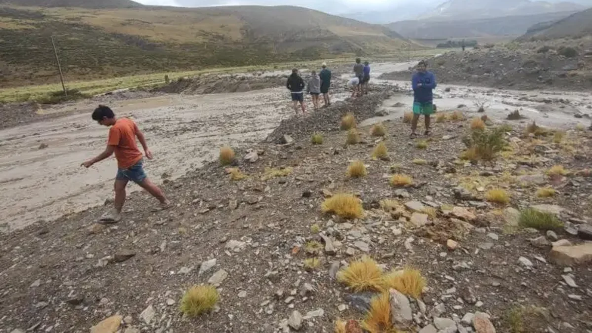 Productores de Malargüe reclaman por una máquina para despejar el camino tras la tormenta