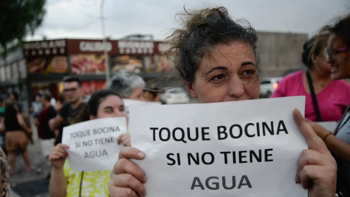 Vecinos de Las Heras se manifestaron en pedido de agua