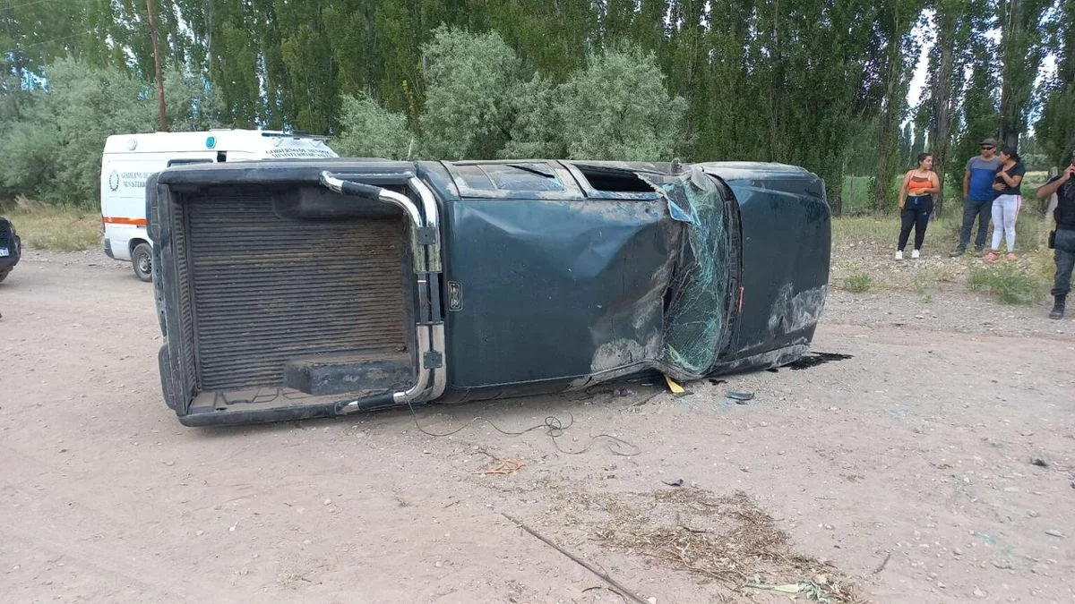 Manejaba ebrio junto a sus amigos y provocó un accidente que pudo ser fatal