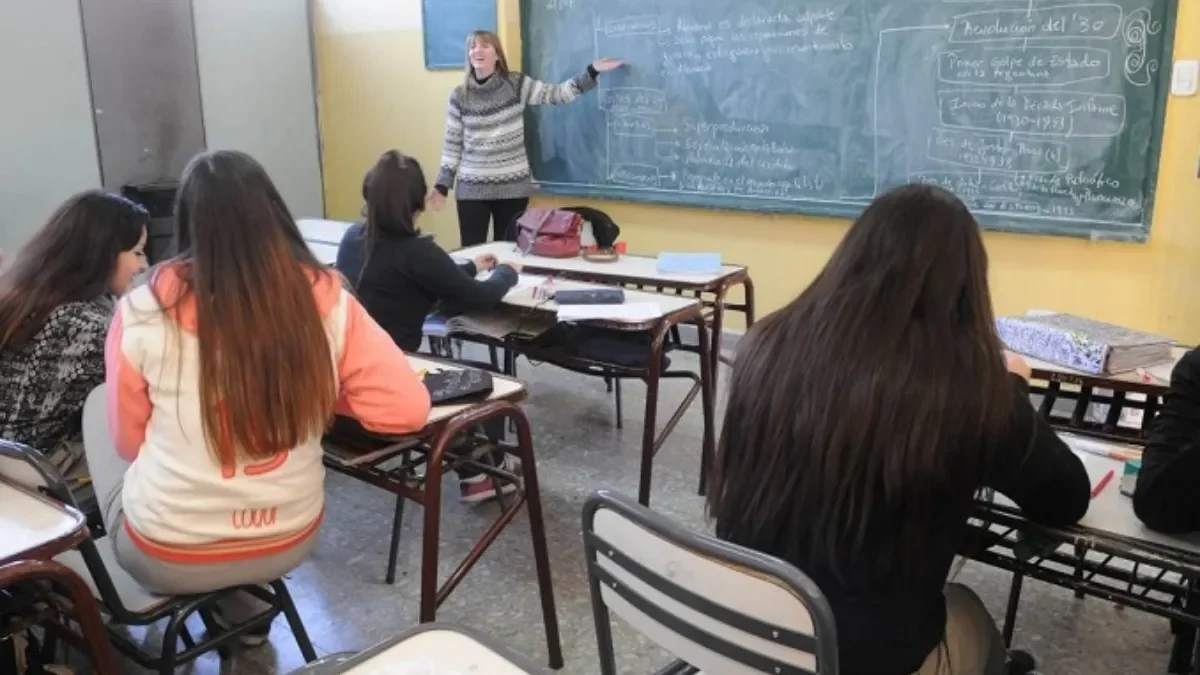 Cornejo ajustó números, pero los docentes pierden: un dato oculto de la paritaria, con la inflación al acecho