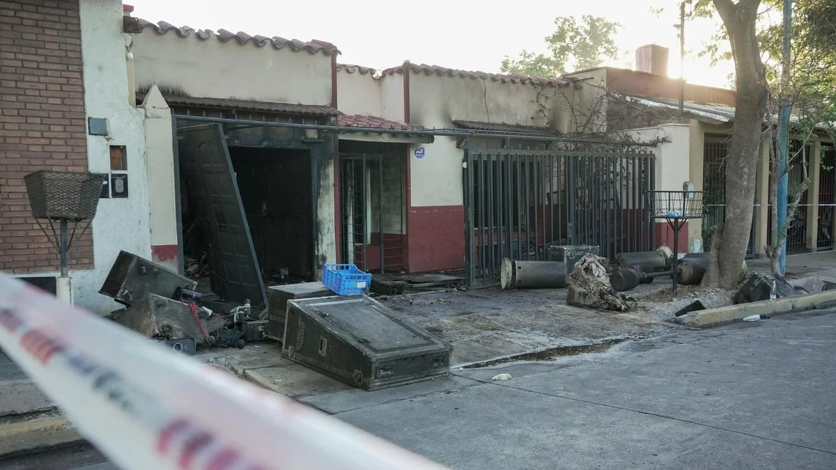 Incendio y explosiones en Godoy Cruz: sigue internada en grave estado la mujer alcanzada por las llamas