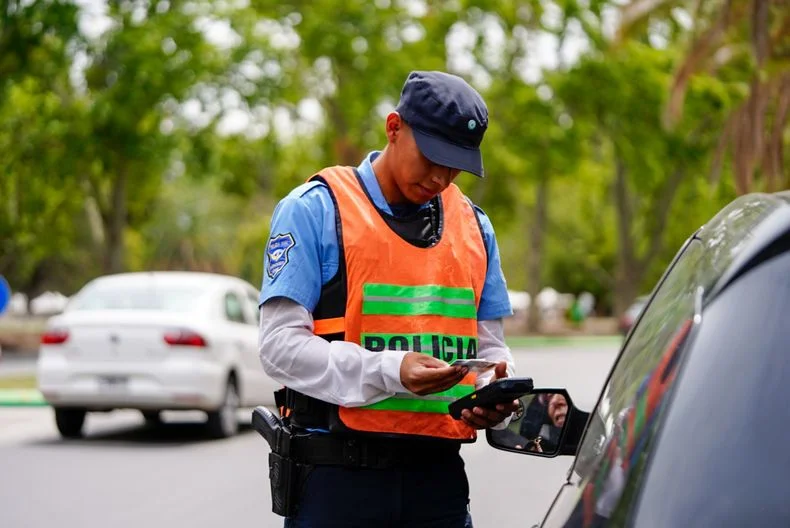 Tres conductores fueron detenidos en un control de alcoholemia.