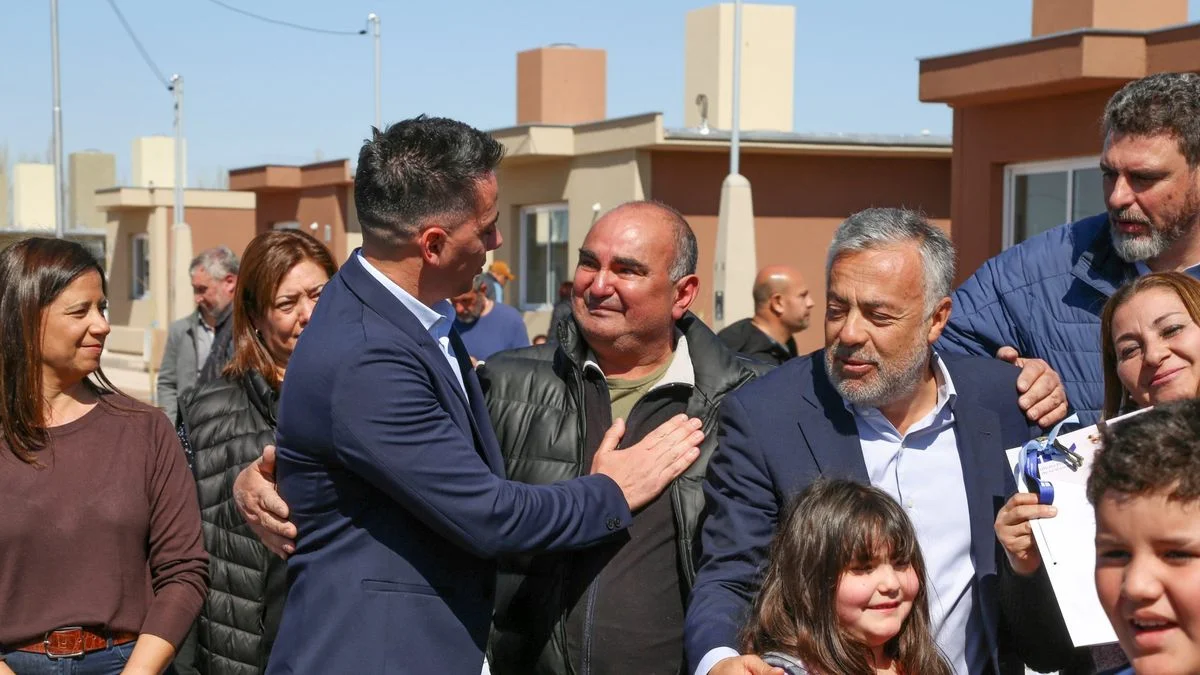 Gobierno entregó 122 casas en Guaymallén y suman 160 en diez días