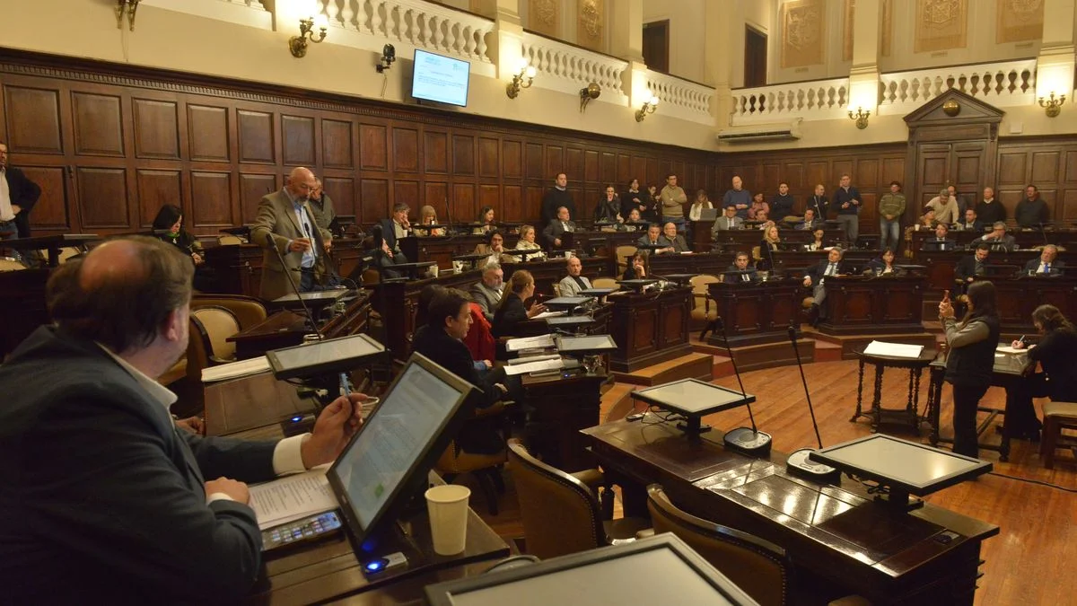 Mendoza sancionó una ley que penaliza el silencio administrativo en el Estado