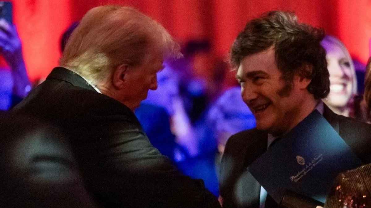 La polémica imagen en repudio a Javier Milei y Donald Trump
