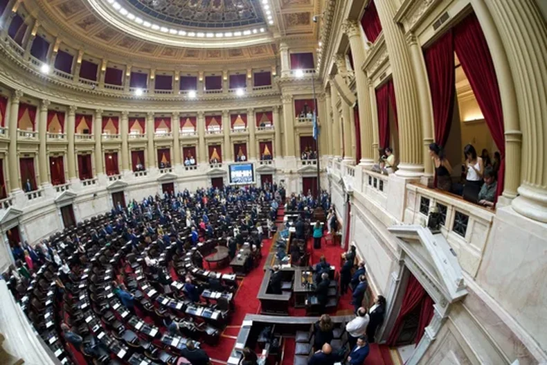 La reforma a la Ley de Glaciares ya tiene media sanción en el Senado. Este miércoles arranca la discusión en Diputados. 
