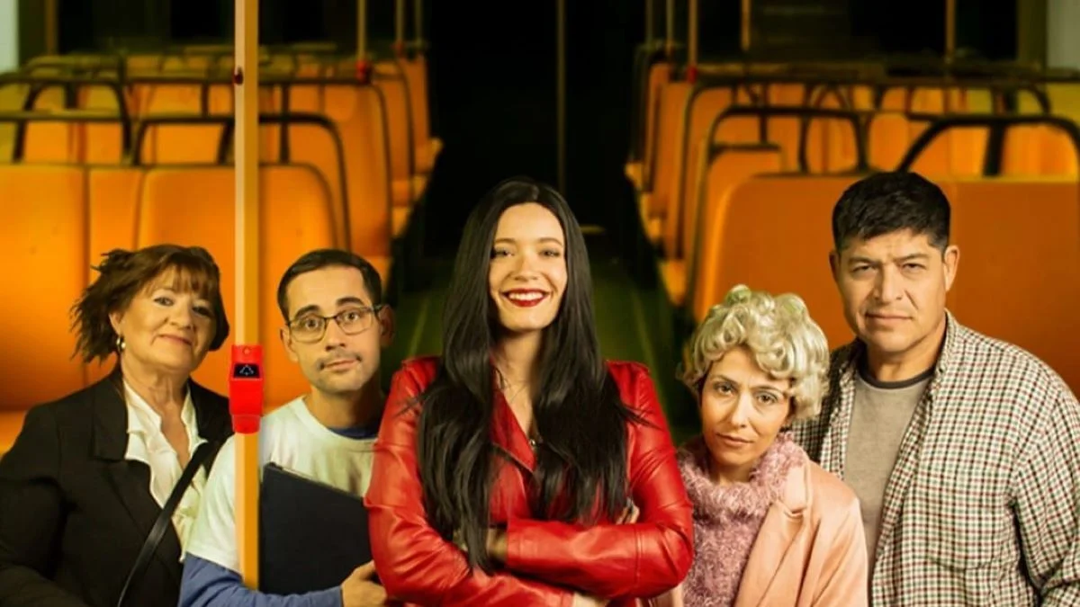 Mendoza se sube al colectivo del humor con la obra "Fuera de línea"