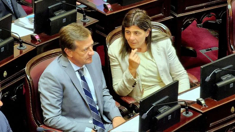Rodolfo Su&aacute;rez y Mariana Juri.