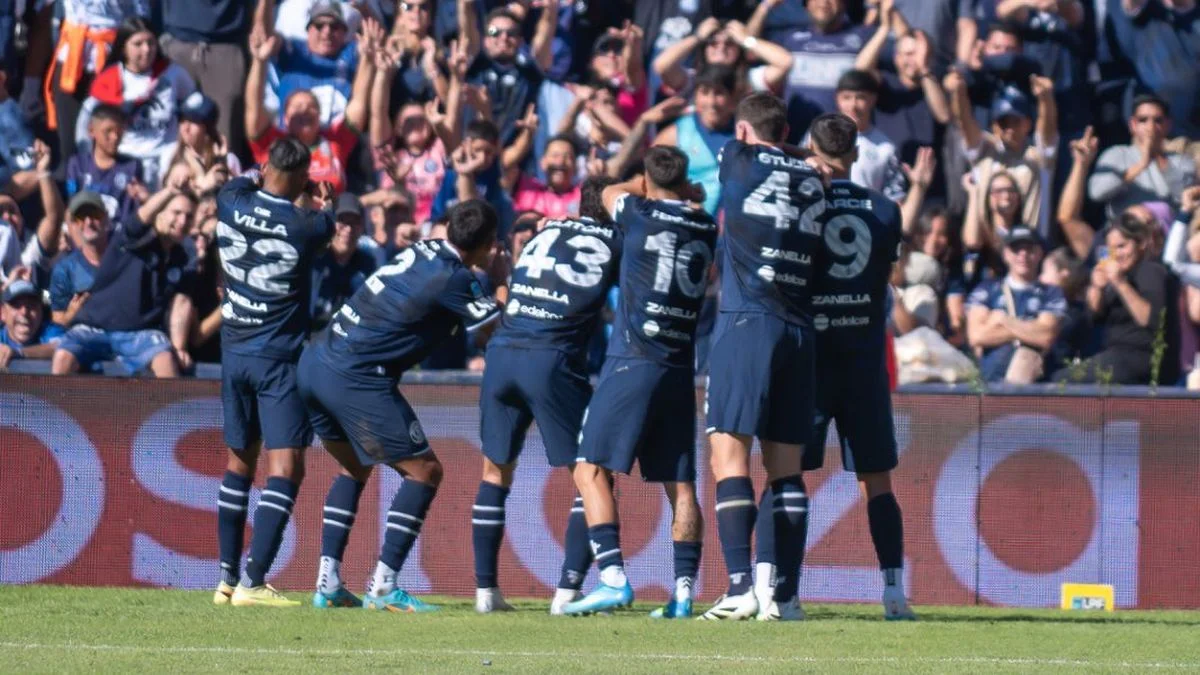 Independiente Rivadavia se quedó con el clásico frente a Gimnasia por goleada