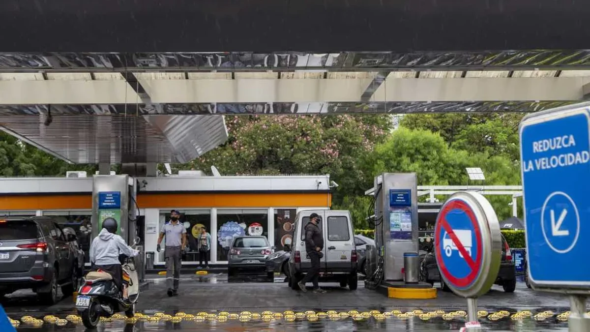 Ya rige la baja en los combustibles de YPF y se espera al resto de las petroleras