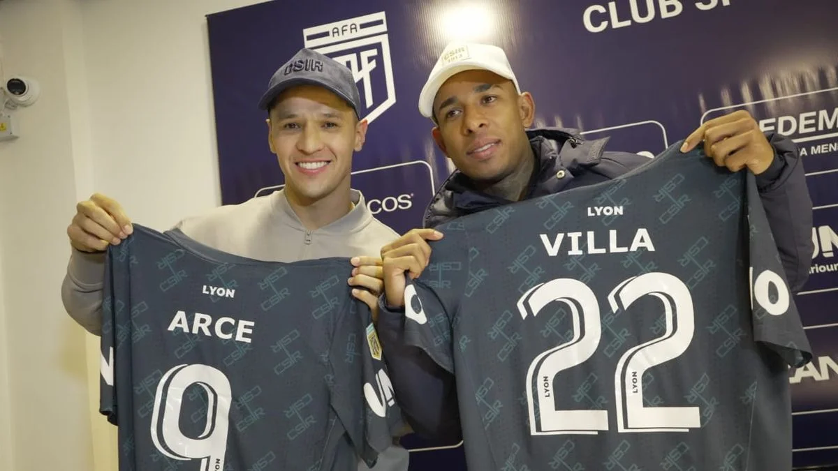 La foto más esperada por los leprosos: Alex Arce volvió a Independiente Rivadavia y posó junto a Villa