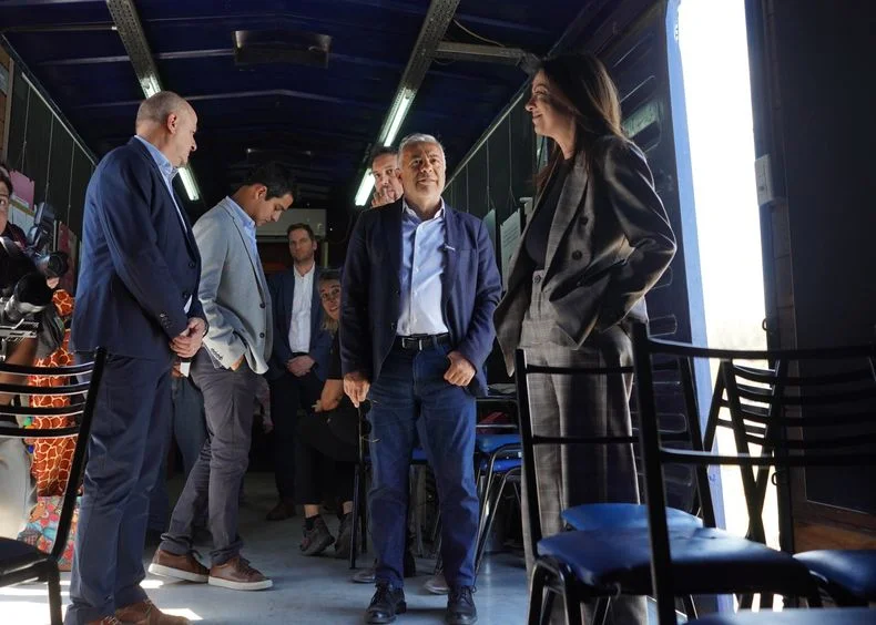 Alfredo Cornejo junto a Sandra Pettovello en el Tren de Capital Humano que lleg&oacute; a La Paz.&nbsp;