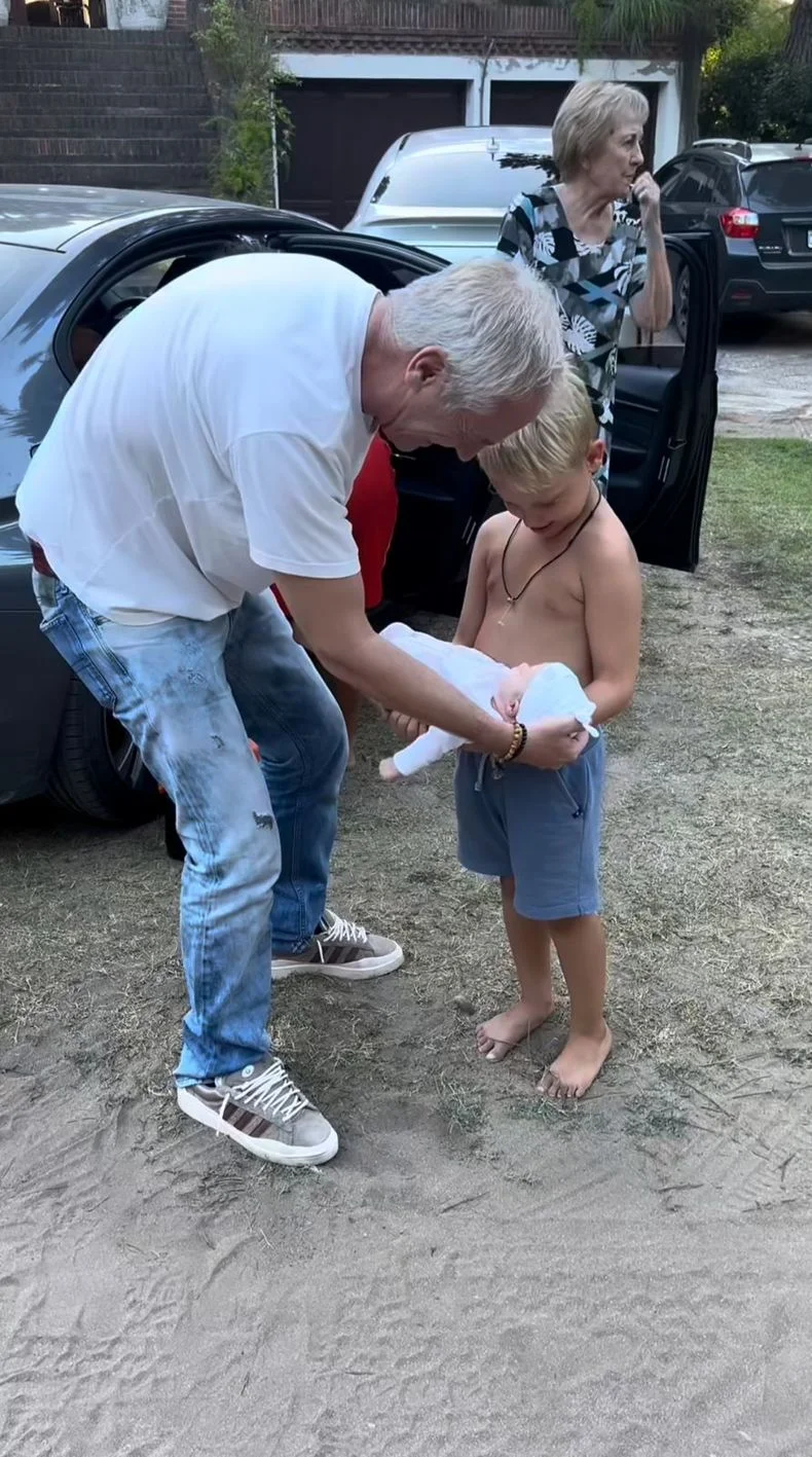 Mirko conoci&oacute; a su hermanita