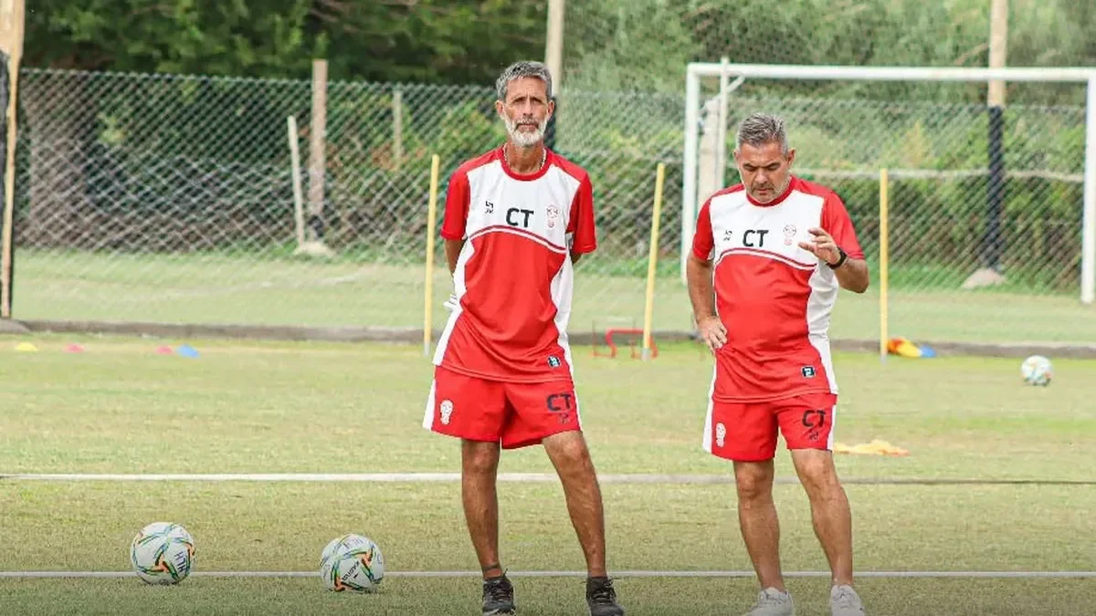 Huracán Las Heras anunció la salida de Toti Arias como director técnico