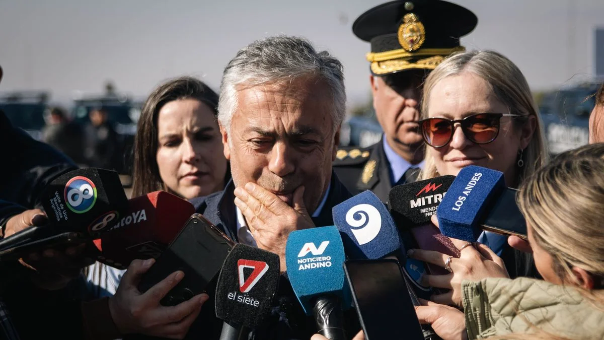 "Las generalizaciones son tontas": críticas a Cornejo en las redes porque no quiso responder a una periodista