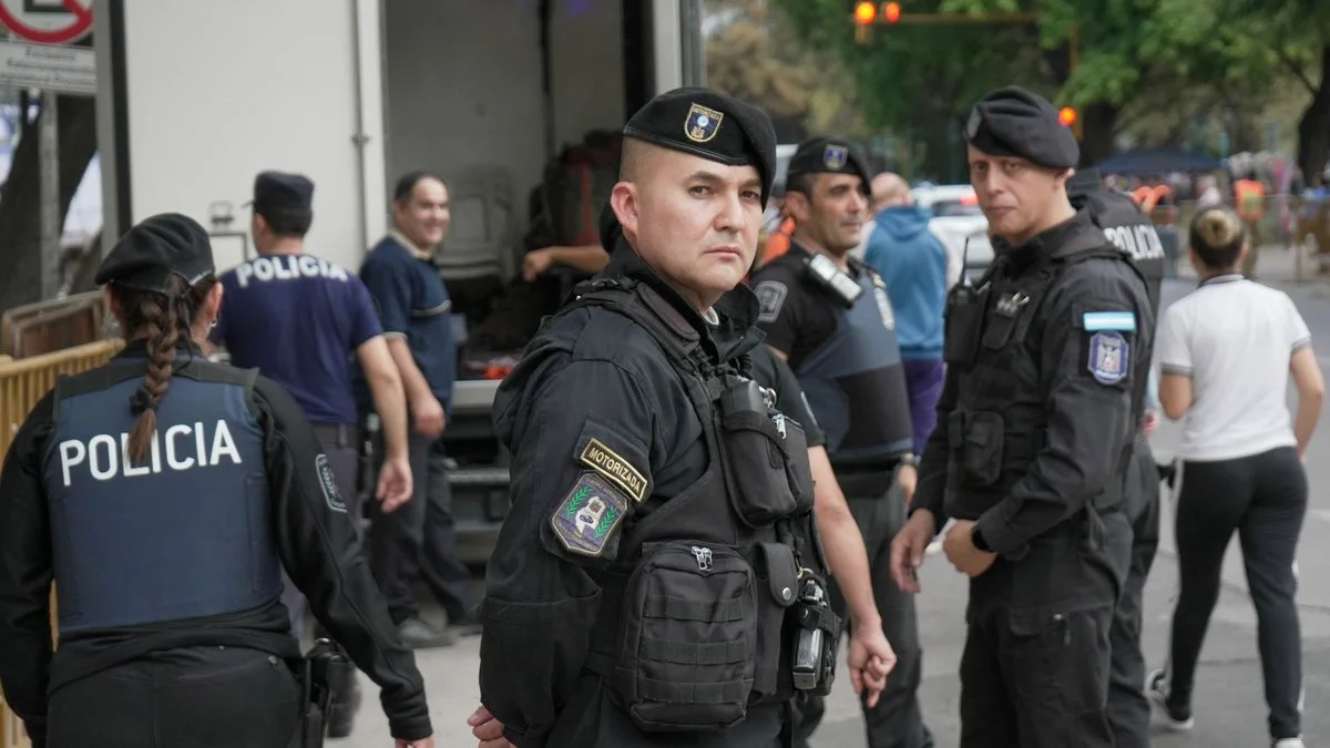 Una persecución terminó con un policía herido y un delincuente con antecedentes detenido