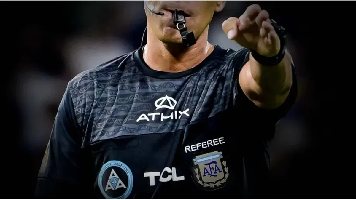 El escandaloso chat filtrado de un árbitro de AFA que confiesa haber arreglado un partido: "Laburé una banda"