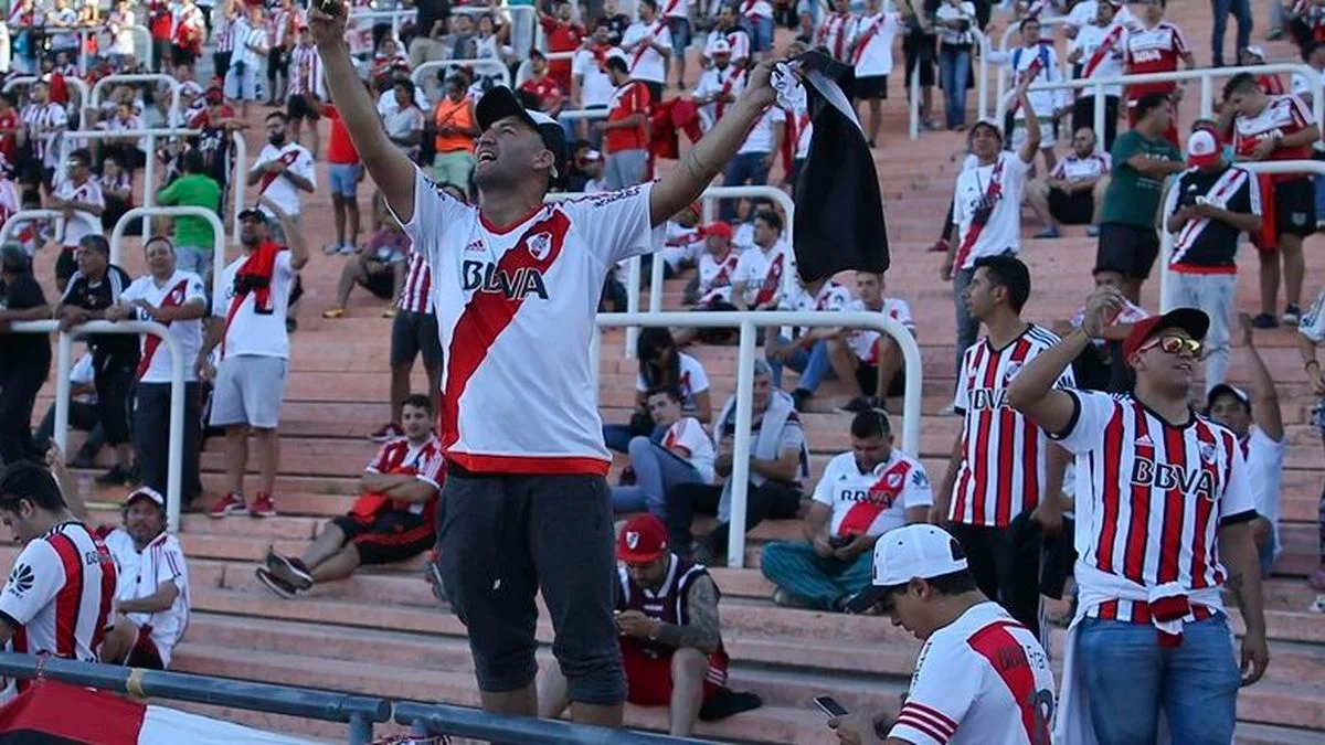 Precios de locos para ver a River contra el Tomba, pero más caras para el partido en San Juan