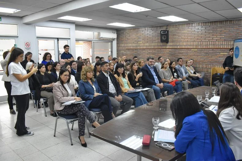 Legisladores oficialistas y opositores presenciaron la exposici&oacute;n del funcionario.&nbsp;