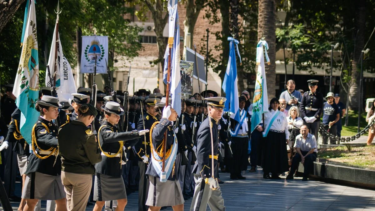 A 43 años de la gesta de Malvinas, hubo dos emotivos homenajes en la Ciudad de Mendoza
