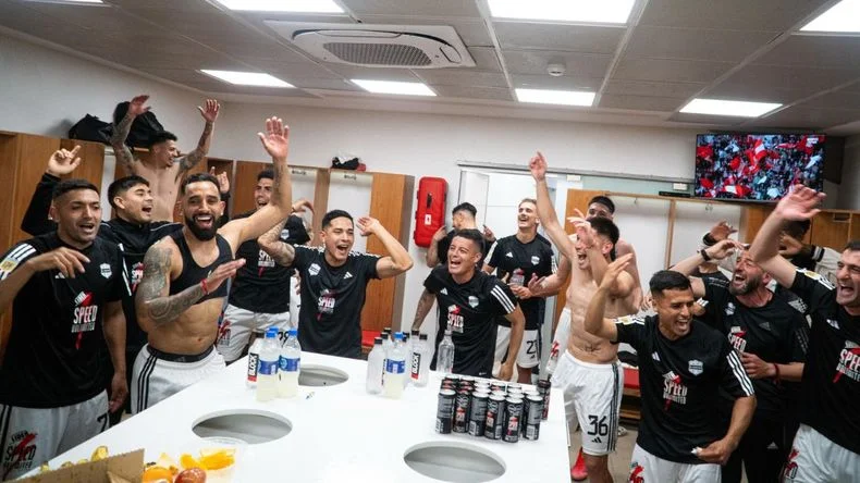 Riestra le ganó a River y una foto conmovió a todos.