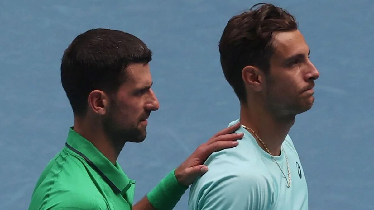 Milagro para Djokovic y escándalo en el Australian Open: se lesionó Musetti y hay furia por un video filtrado