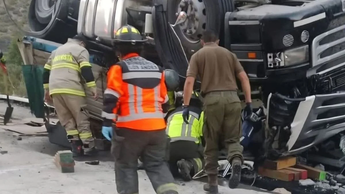 Otro muerto en el Paso a Chile: un camionero volcó en Guardia Vieja