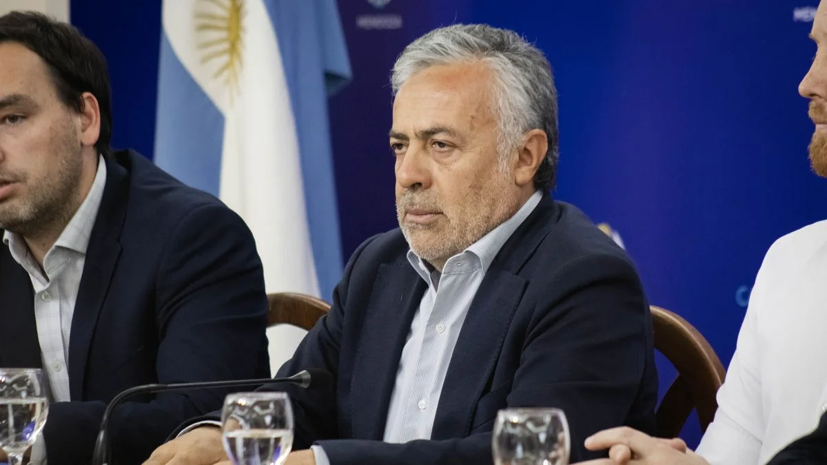 Cornejo salió con los tapones de punta por la pretensión de Luis Petri de elegir candidatos