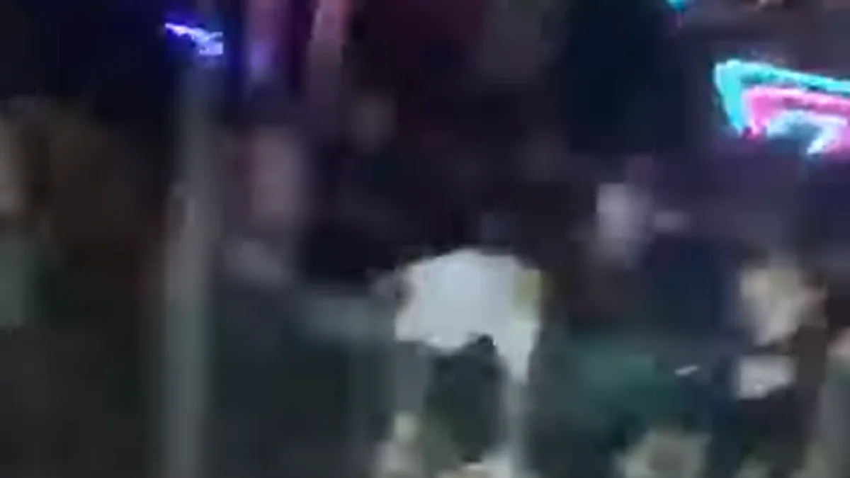 Feroz pelea en un boliche de San Juan: a un chico le partieron una botella en la cabeza
