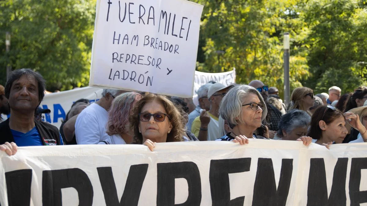 El mismo ajuste, la misma bandera: jubilados de Mendoza convocan a todos los afectados por el plan de Milei