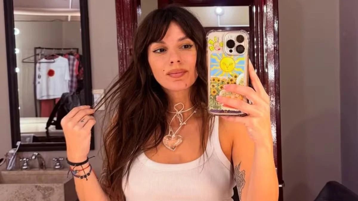 La foto viral de Gimena Accardi abrazada a su nuevo novio, 14 años menor