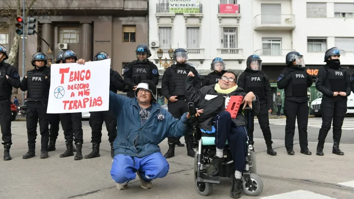 En un intento de desactivar la sesión, el oficialismo dijo que analiza una ayuda a personas con discapacidad