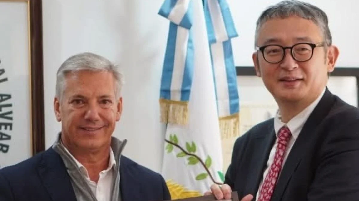 El intendente de General Alvear recibió funcionarios de Japón y concretó una importante donación para salud