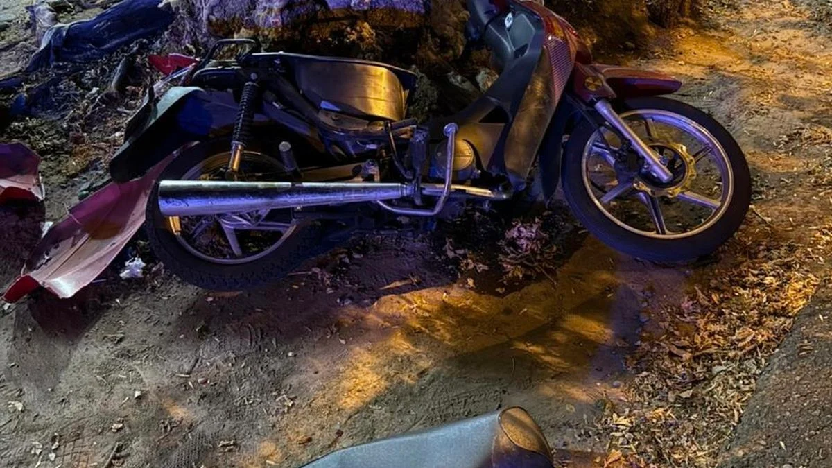 Un motociclista se encuentra en terapia intensiva luego de un grave accidente