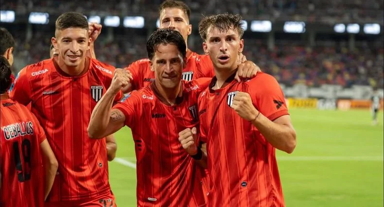 Gimnasia hace su estreno en Primera División. 