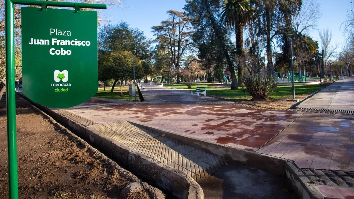 Encontraron restos arqueológicos de la vieja Mendoza debajo de una plaza en Ciudad