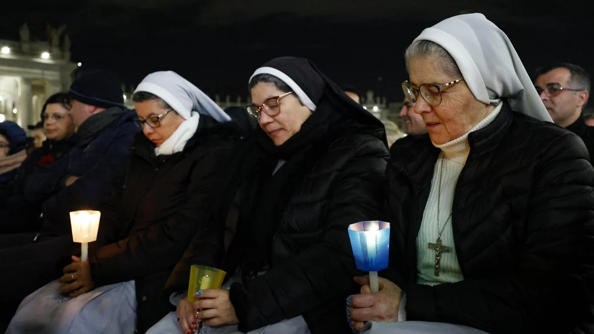 El Vaticano informó leve mejoría en la salud del Papa Francisco